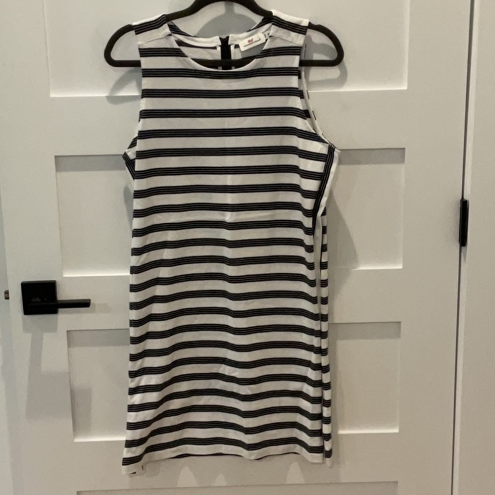 Vineyard Vines Black and White Sleeveless Sheath Mini Dress